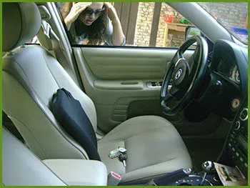 Neighborhood Locksmith Services Everett, WA 425-223-3372 - 20-keys-locked-in-car